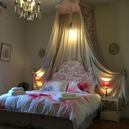 Bed and Breakfast Cours De Thomazeau Castillonnès Exteriér fotografie