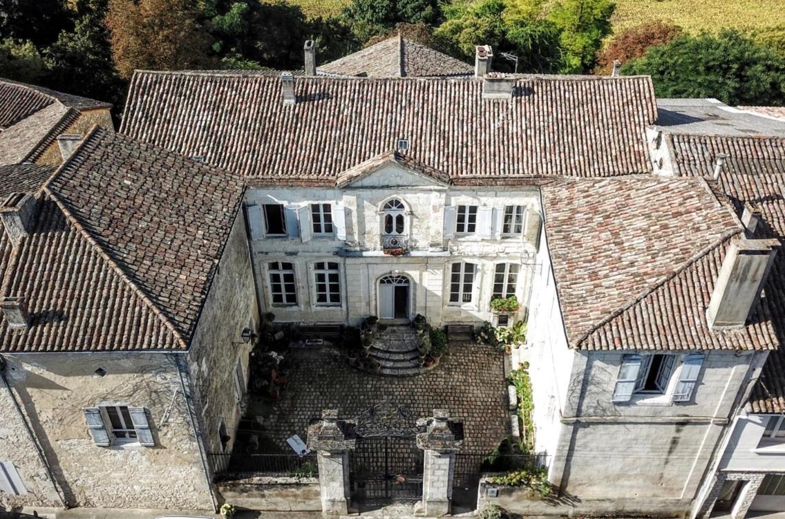 Bed and Breakfast Cours De Thomazeau Castillonnès Exteriér fotografie